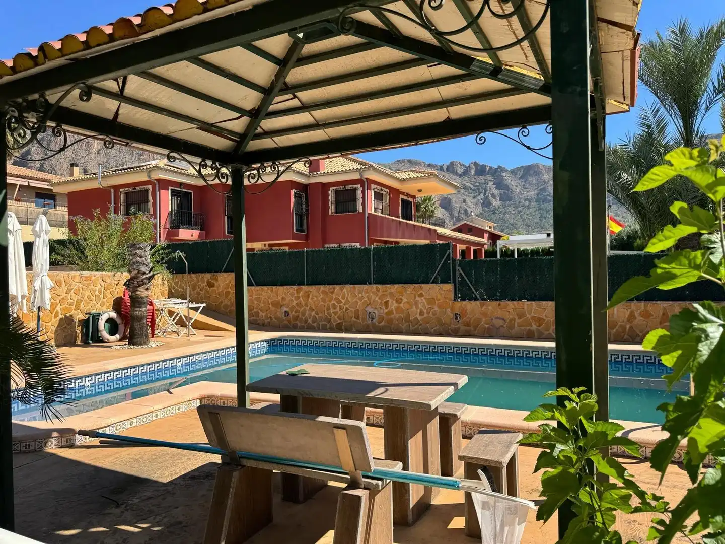 Piscina de Casa o xalet en venda en Orihuela amb Aire condicionat, Jardí privat i Traster