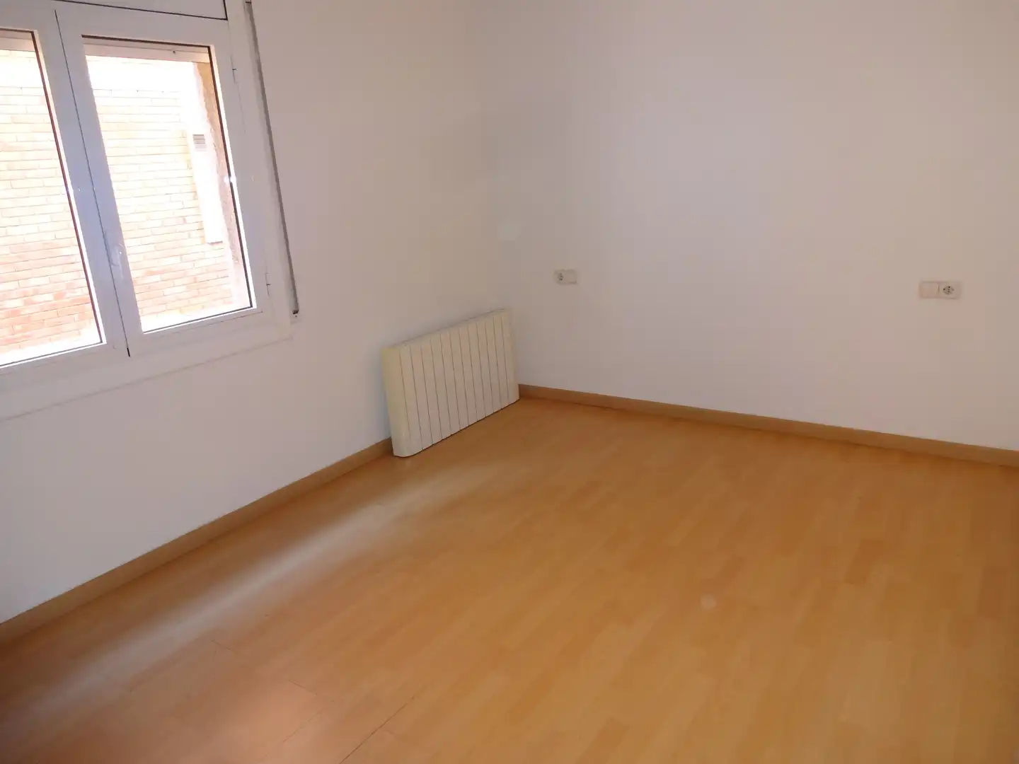 Schlafzimmer von Wohnung zum Verkauf in Barcelona mit Terrasse, Ofen und Mikrowelle