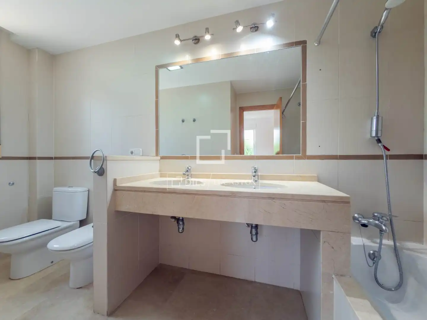Baño de Casa o chalet en venta en Rocafort con Aire acondicionado, Jardín privado y Terraza