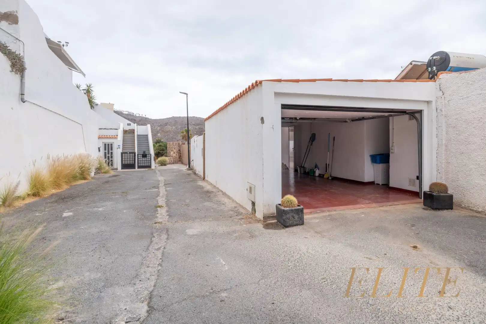 Vista exterior de Casa adosada en venda en Mogán amb Aire condicionat, Terrassa i Traster