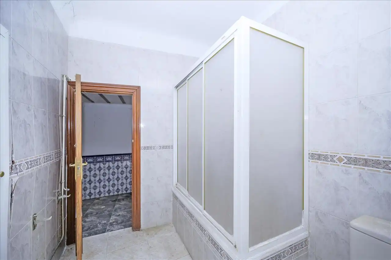 Bany de Casa adosada en venda en Villatobas amb Traster