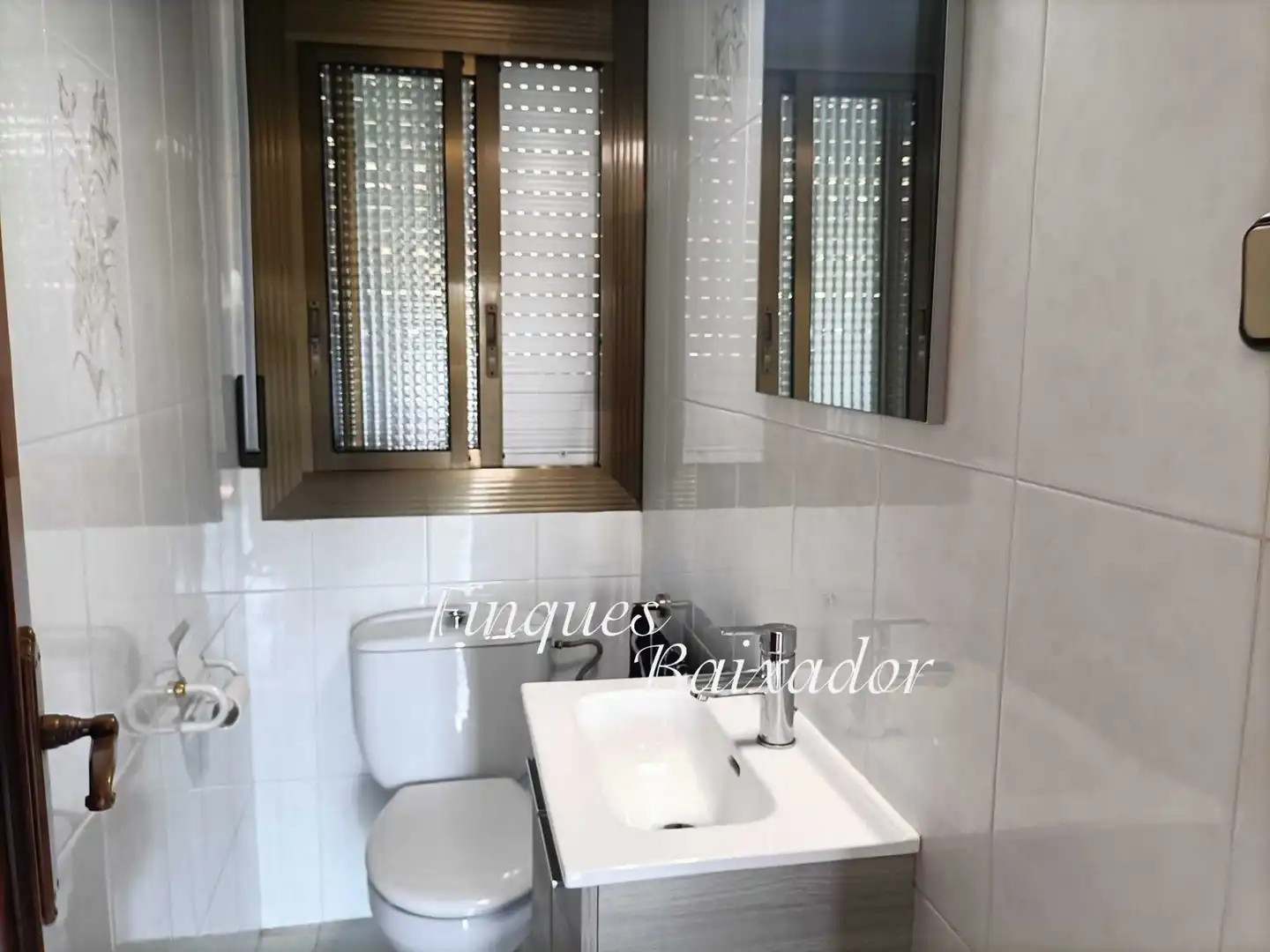Baño de Casa adosada de alquiler en Castelldefels con Calefacción, Terraza y Amueblado