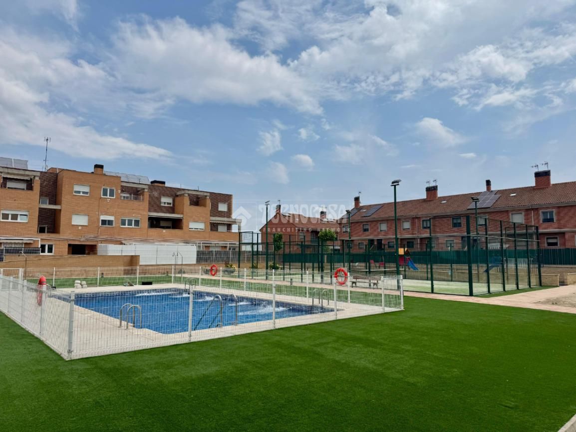 Swimming pool of Flat for sale in Parla  with Heating, Terrace and Storage room