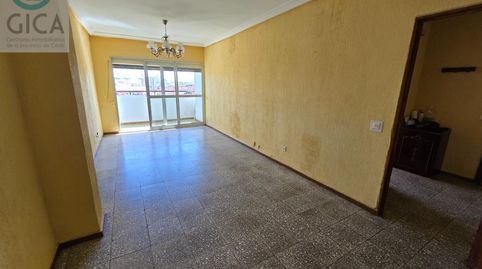 Foto 2 de Piso en venta en Avenida Fuerzas Armadas, La Reconquista - El Rosario, Algeciras