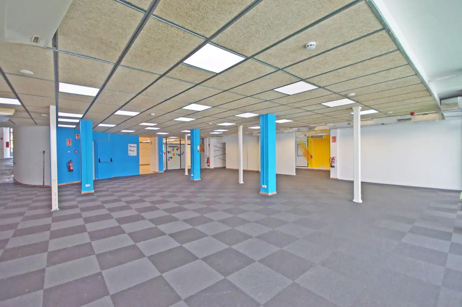 Business premises for sale in Calle Pallars 73, imagen 8