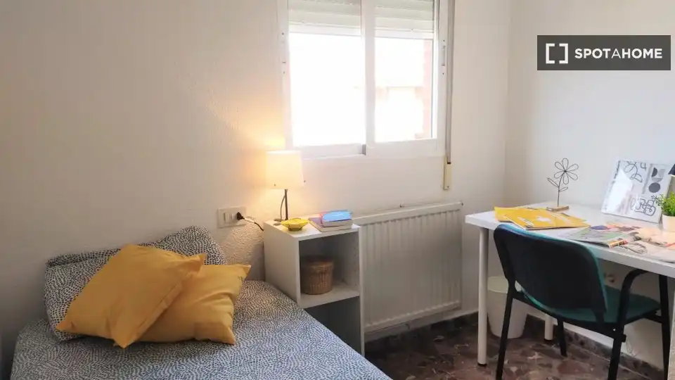 Bedroom of Flat for rent in Paterna  with Air Conditioner, Heating and Furnished
