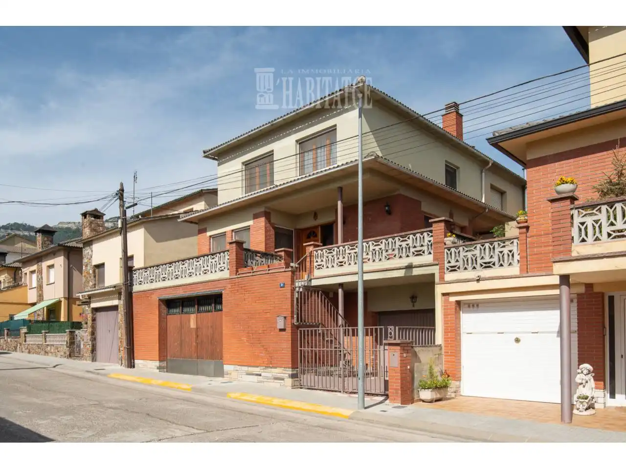Exterior view of Houses for sale in Centelles  with Air Conditioner, Heating and Terrace