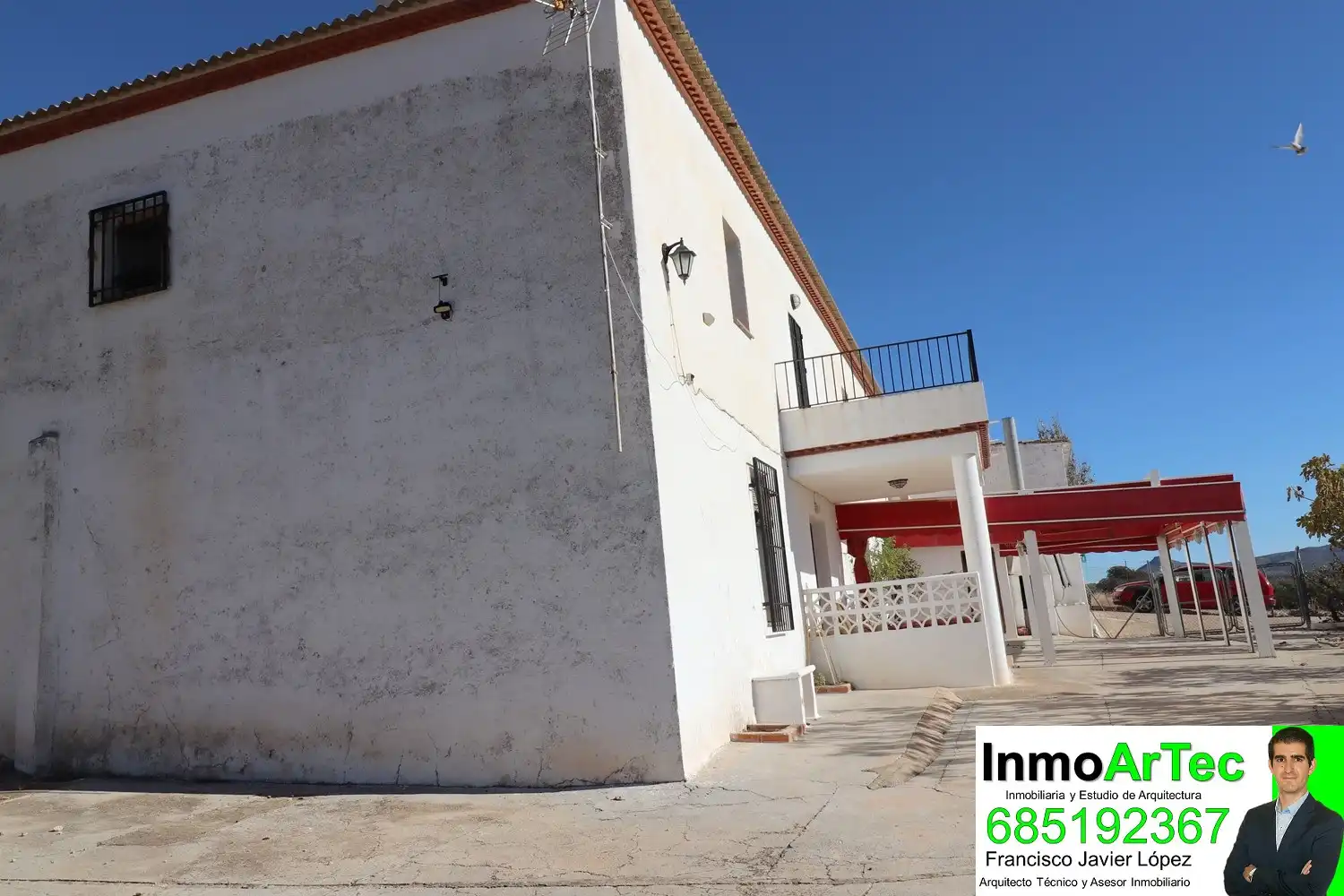 Vista exterior de Finca rústica en venda en Iznalloz amb Jardí privat, Terrassa i Piscina