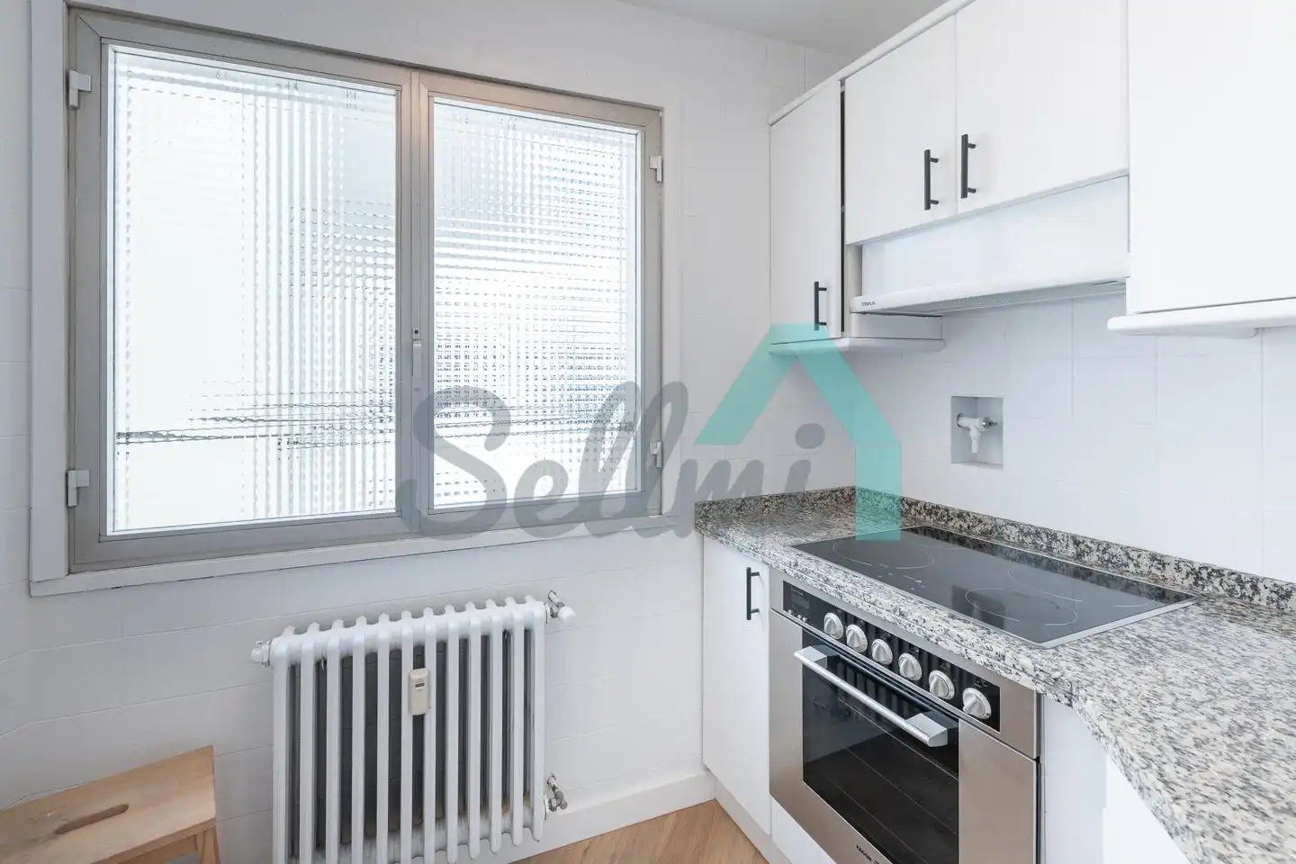 Kitchen of Flat for share in Oviedo   with Heating and Furnished