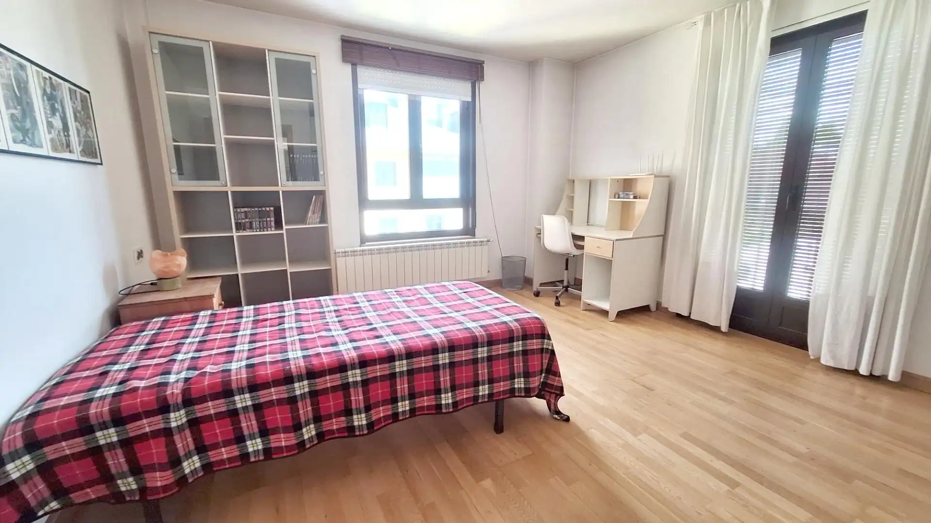 Habitación de Piso en venta en Ponferrada con Calefacción, Trastero y Balcón