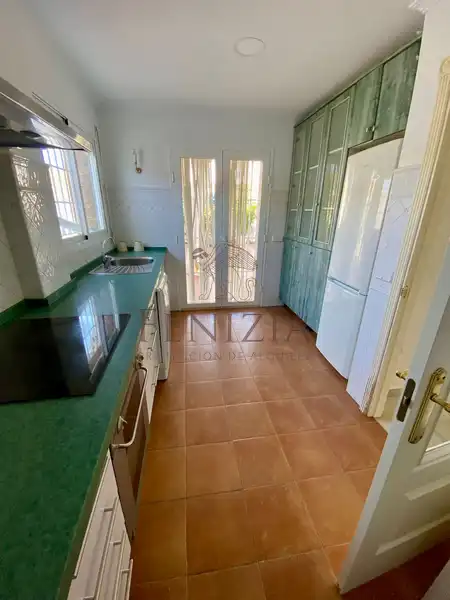 Kitchen of Detached homes for rent in El Puerto de Santa María  with Air Conditioner, Private garden and Storage room