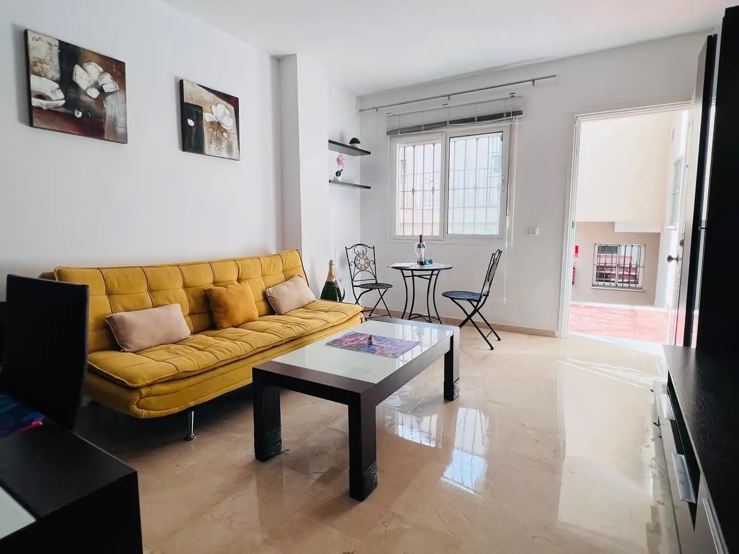 Living room of Flat for sale in Algeciras