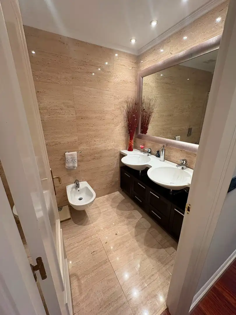 Baño de Apartamento de alquiler en Bilbao  con Calefacción, Amueblado y Horno