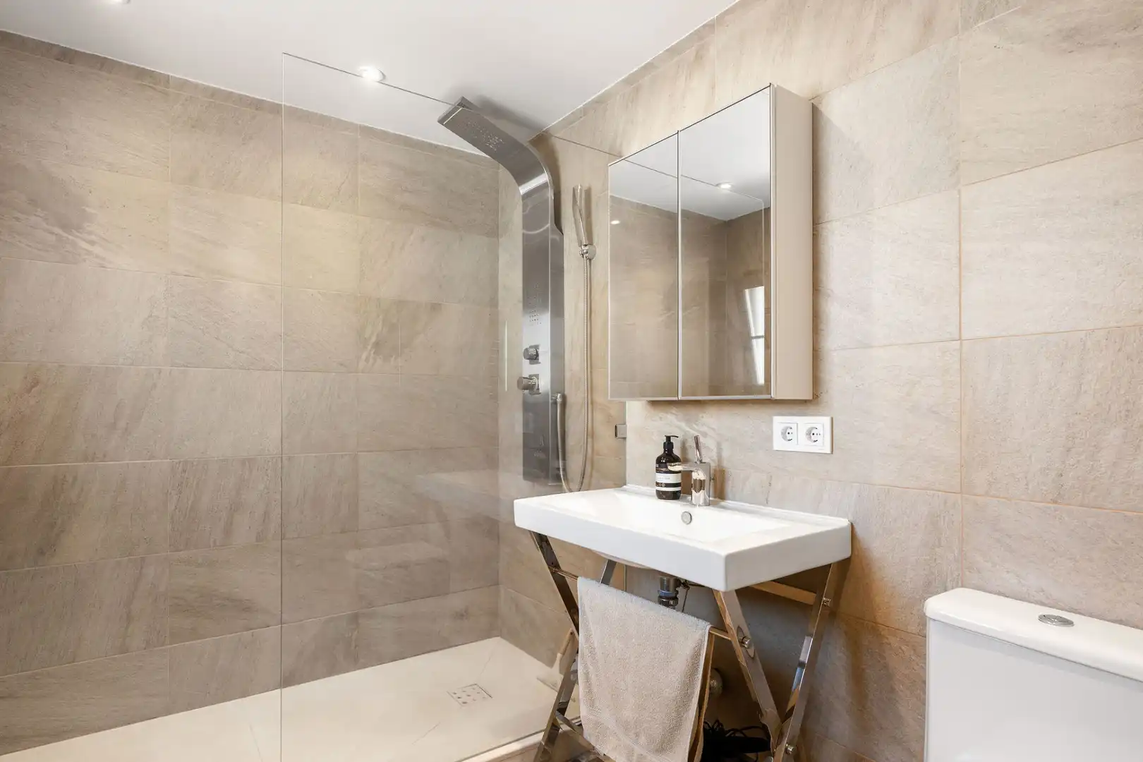 Baño de Casa o chalet en venta en Marbella con Aire acondicionado, Jardín privado y Terraza