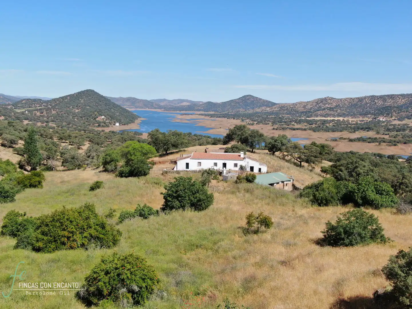 Country homes for sale in Cazalla de la Sierra  with Swimming Pool