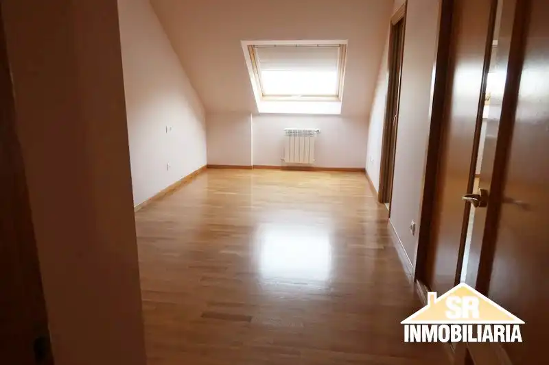 Sala de estar de Piso de alquiler en A Coruña Capital  con Calefacción, Parquet y Horno