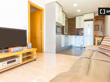 Appartamento con balcone in affitto a Eixample