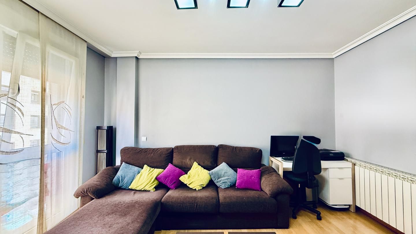 Sala d'estar de Pis en venda en Ermua