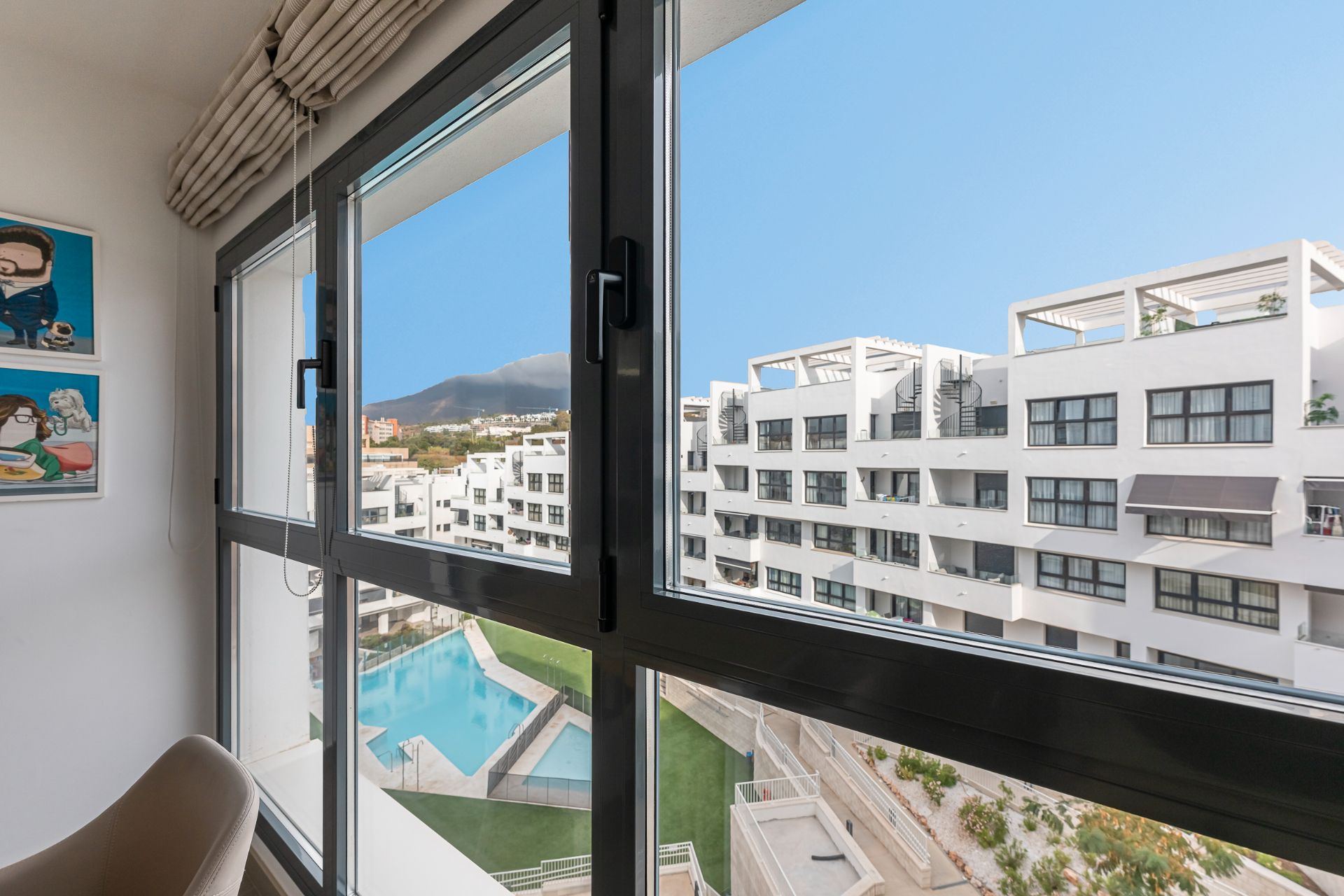 Vista exterior de Apartament en venda en Estepona amb Aire condicionat, Calefacció i Terrassa