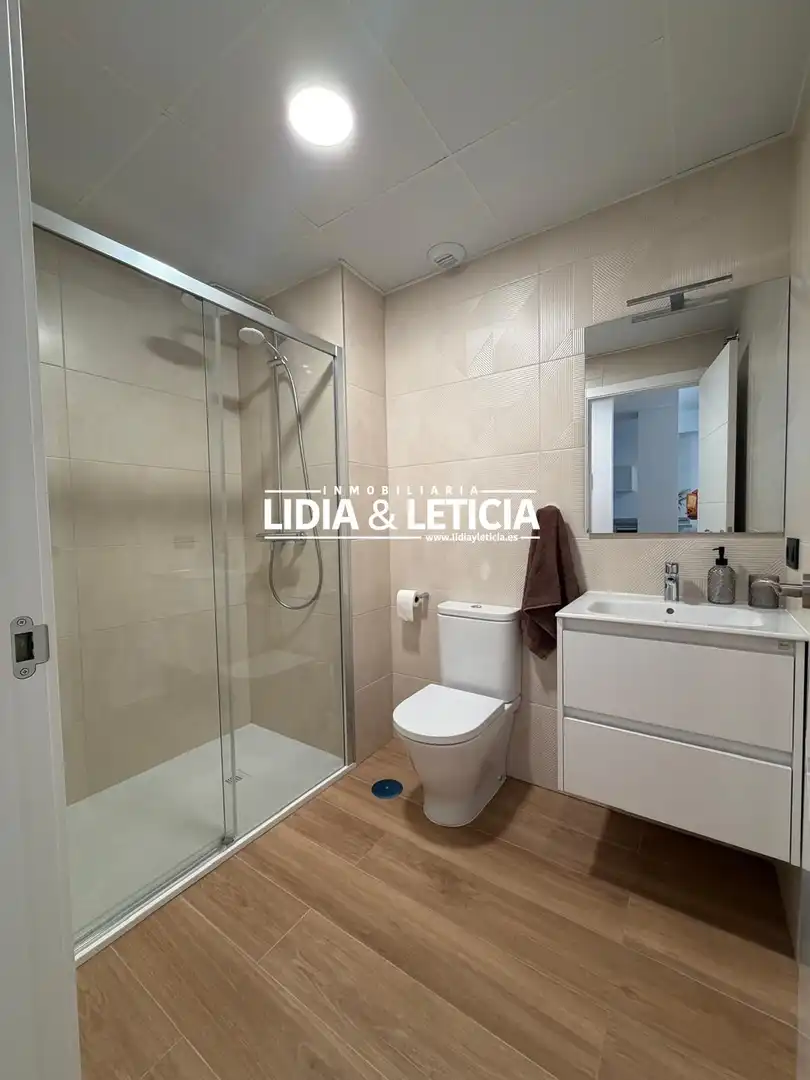 Bathroom of Flat for rent in Alcalá de Guadaira  with Air Conditioner, Terrace and Furnished