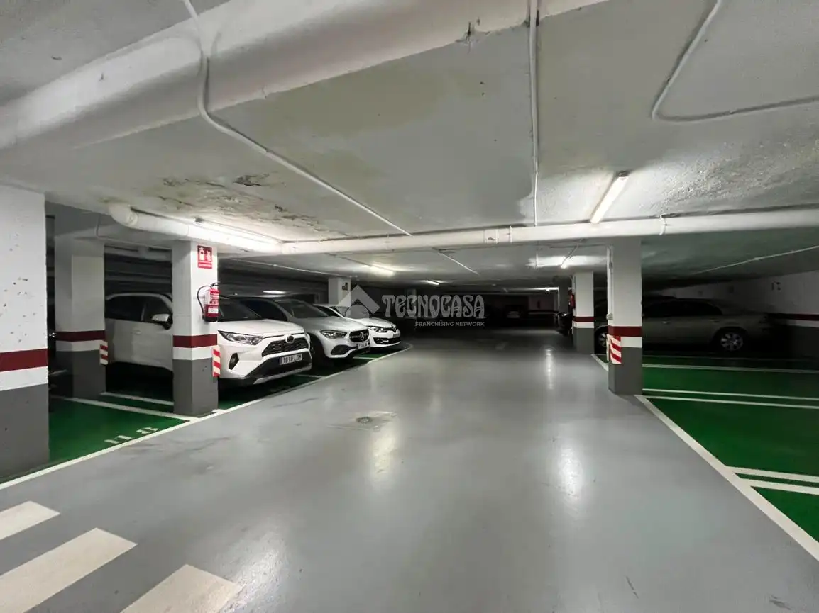 Parking de Piso en venta en Alcalá de Henares con Aire acondicionado