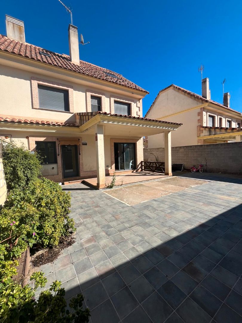 Exterior view of Single-family semi-detached for sale in Magán  with Private garden, Terrace and Storage room