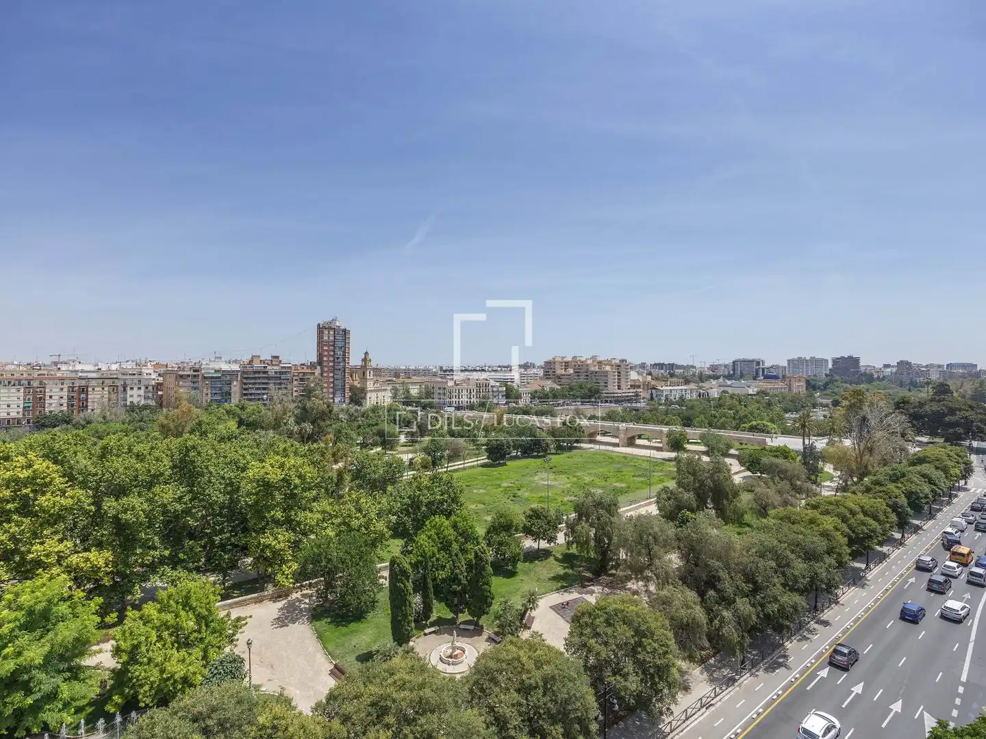 Exterior view of Attic for rent in Valencia  with Air Conditioner, Heating and Parquet flooring