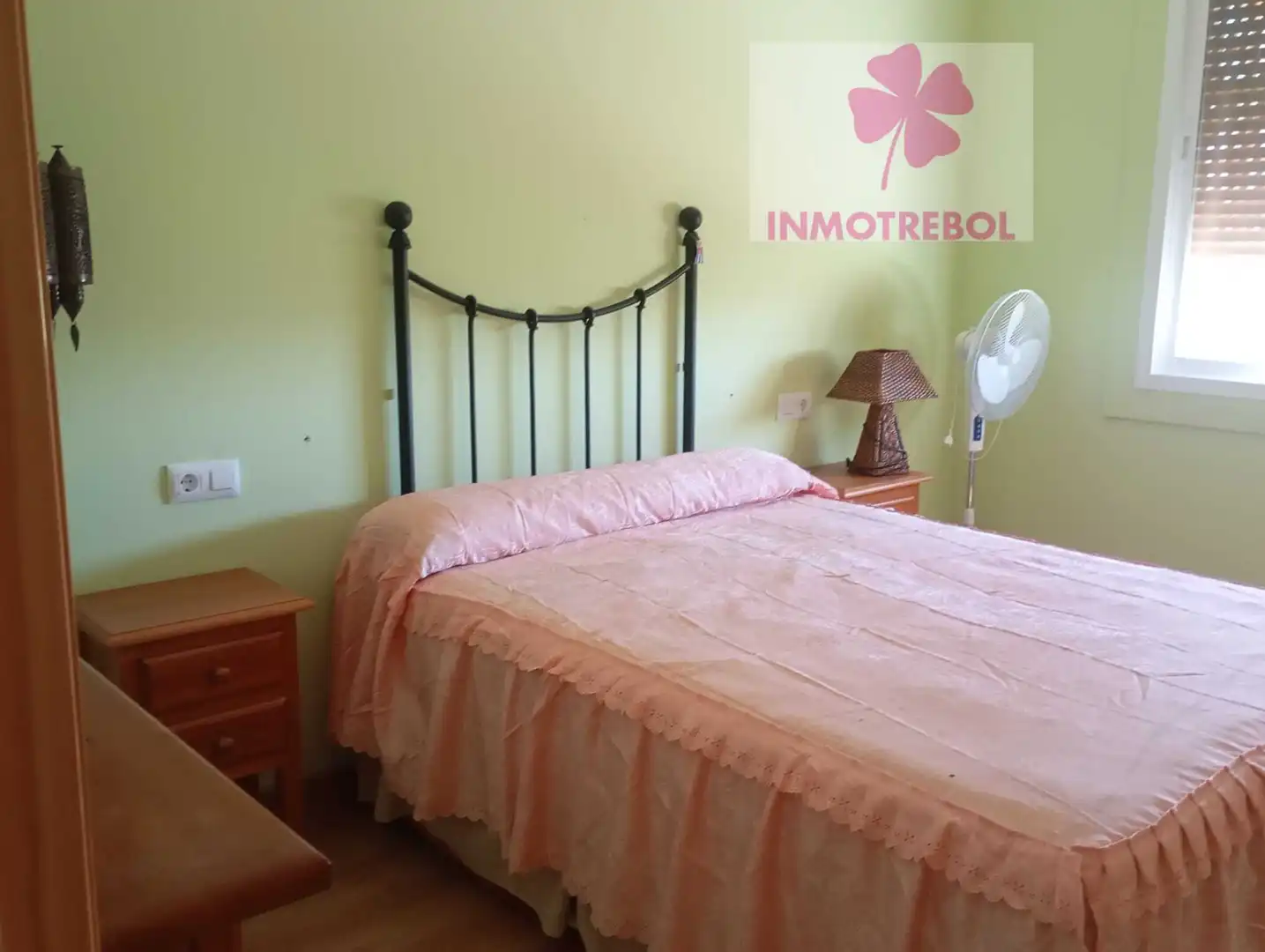 Dormitori de Casa o xalet en venda en Carrión de los Céspedes amb Jardí privat, Parquet i Piscina
