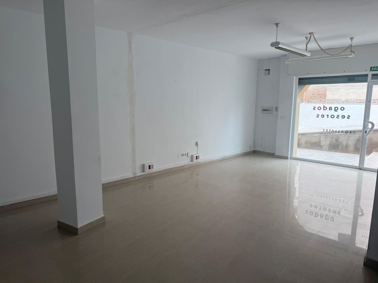 Local de lloguer a Plaza Iglesia