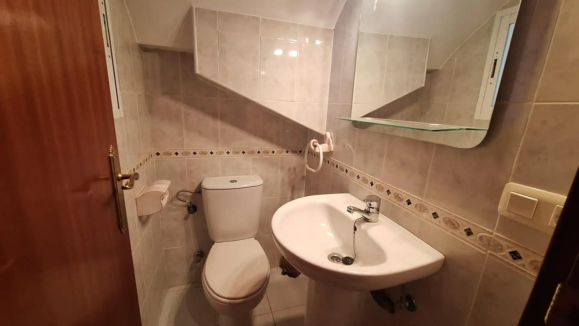Bany de Casa o xalet en venda en Almodóvar del Río amb Aire condicionat, Calefacció i Terrassa