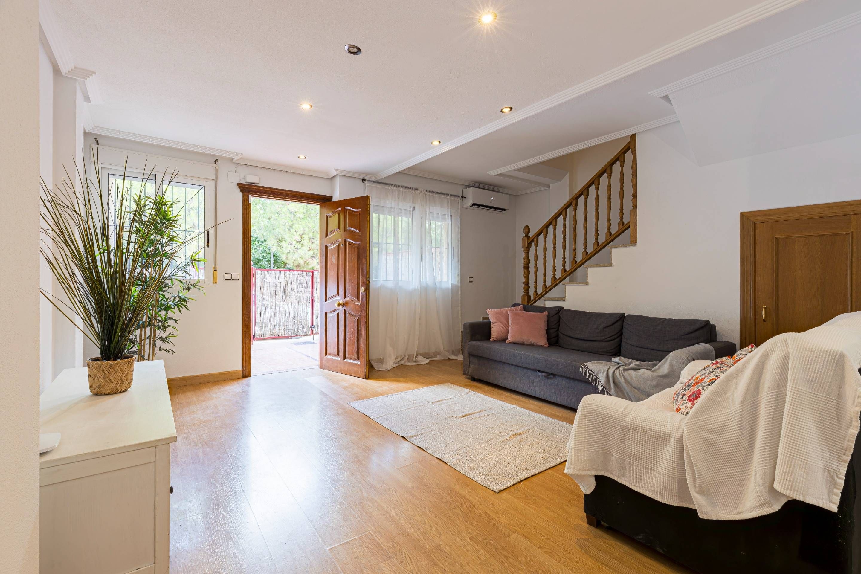 Single-family semi-detached for sale in Calle odisea, Garres y Lages