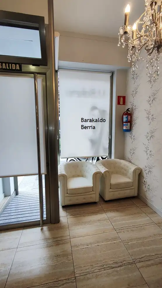 Local comercial en venda a Avenida A. Miranda, imagen 8