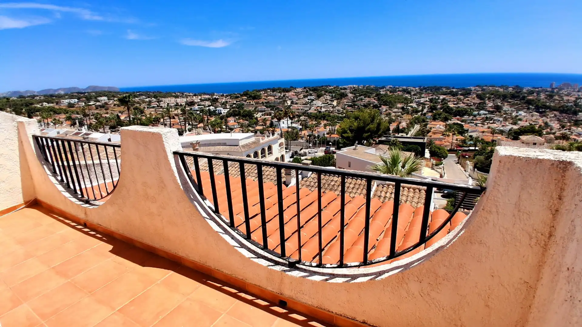 Vista exterior de Casa o chalet en venta en Calpe / Calp con Aire acondicionado, Calefacción y Terraza