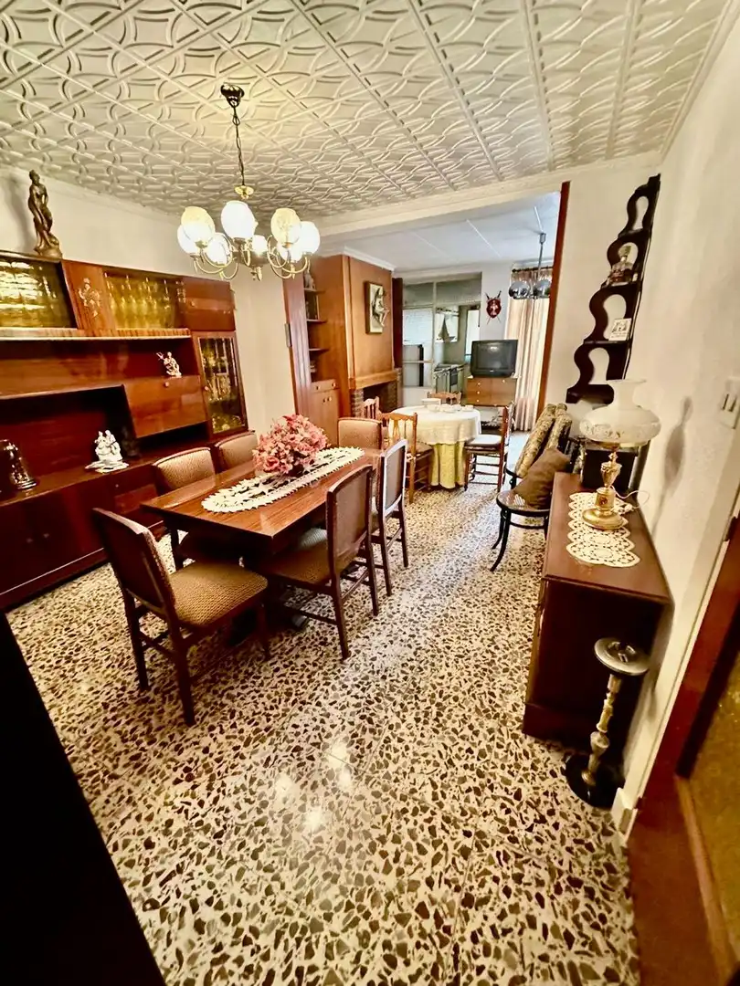 Comedor de Edificio en venta en Elda