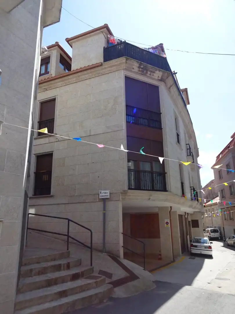 Exterior view of Garage for sale in O Carril