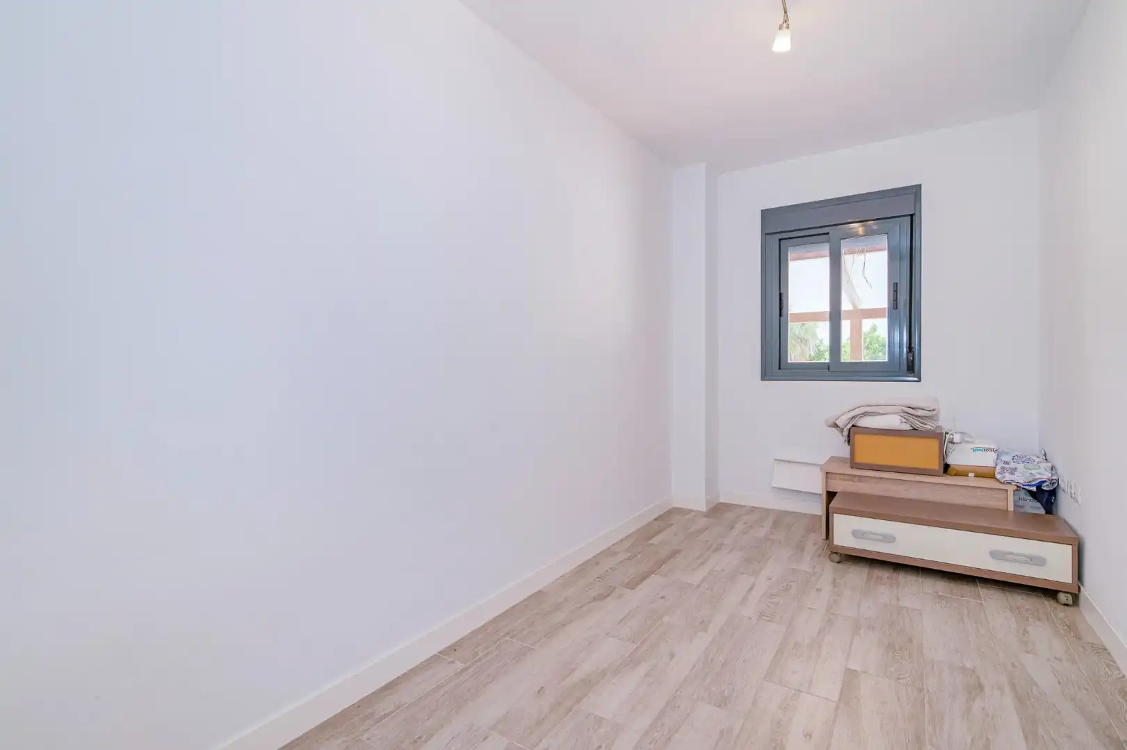 Dormitori de Pis en venda en Albolote amb Jardí privat, Terrassa i Moblat