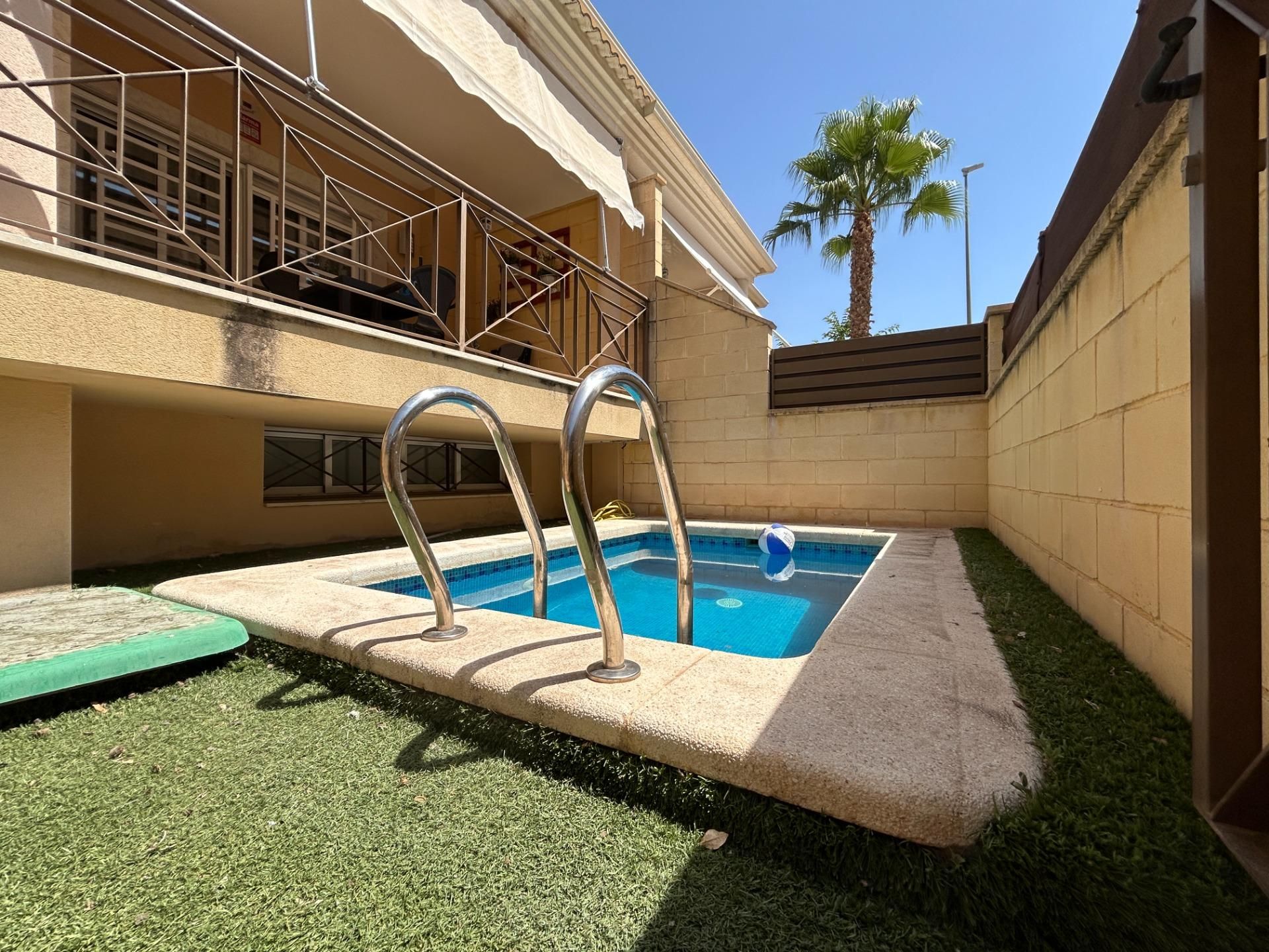 Swimming pool of Single-family semi-detached for sale in Monforte del Cid  with Air Conditioner, Private garden and Terrace