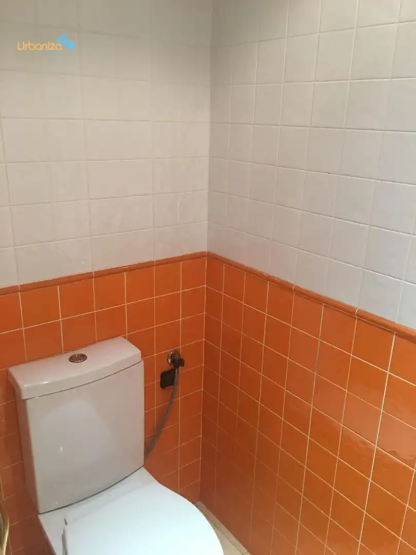 Bany de Casa adosada en venda en Badajoz amb Calefacció, Terrassa i Piscina comunitària