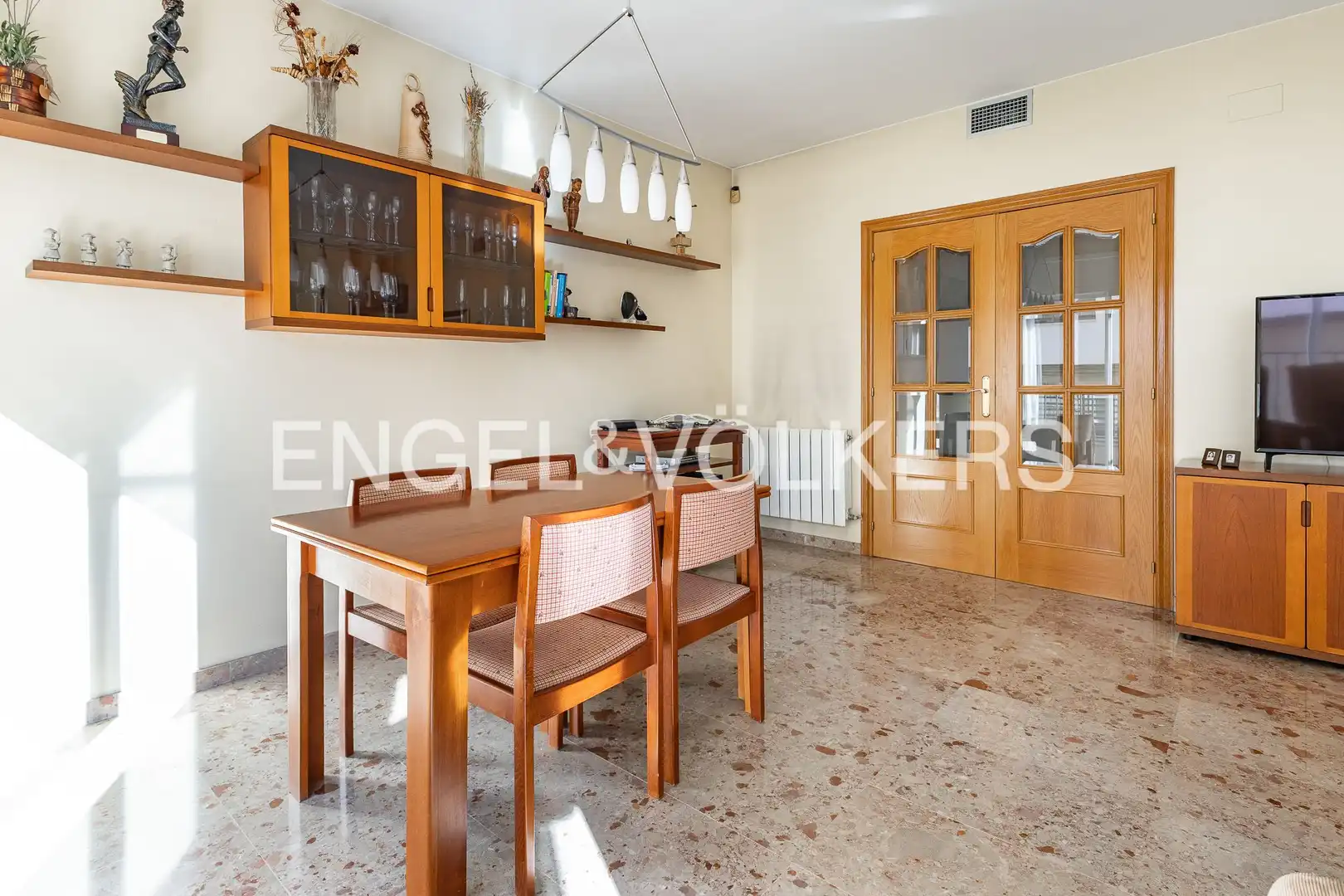 Comedor de Piso en venta en Terrassa con Aire acondicionado, Calefacción y Terraza