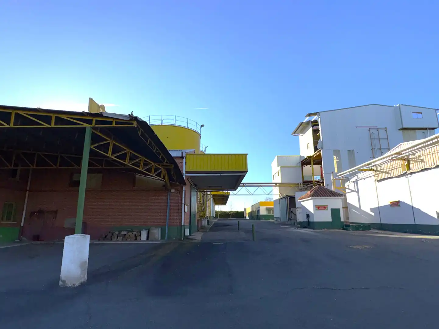 Vista exterior de Nave industrial en venta en Cedillo del Condado con Alarma