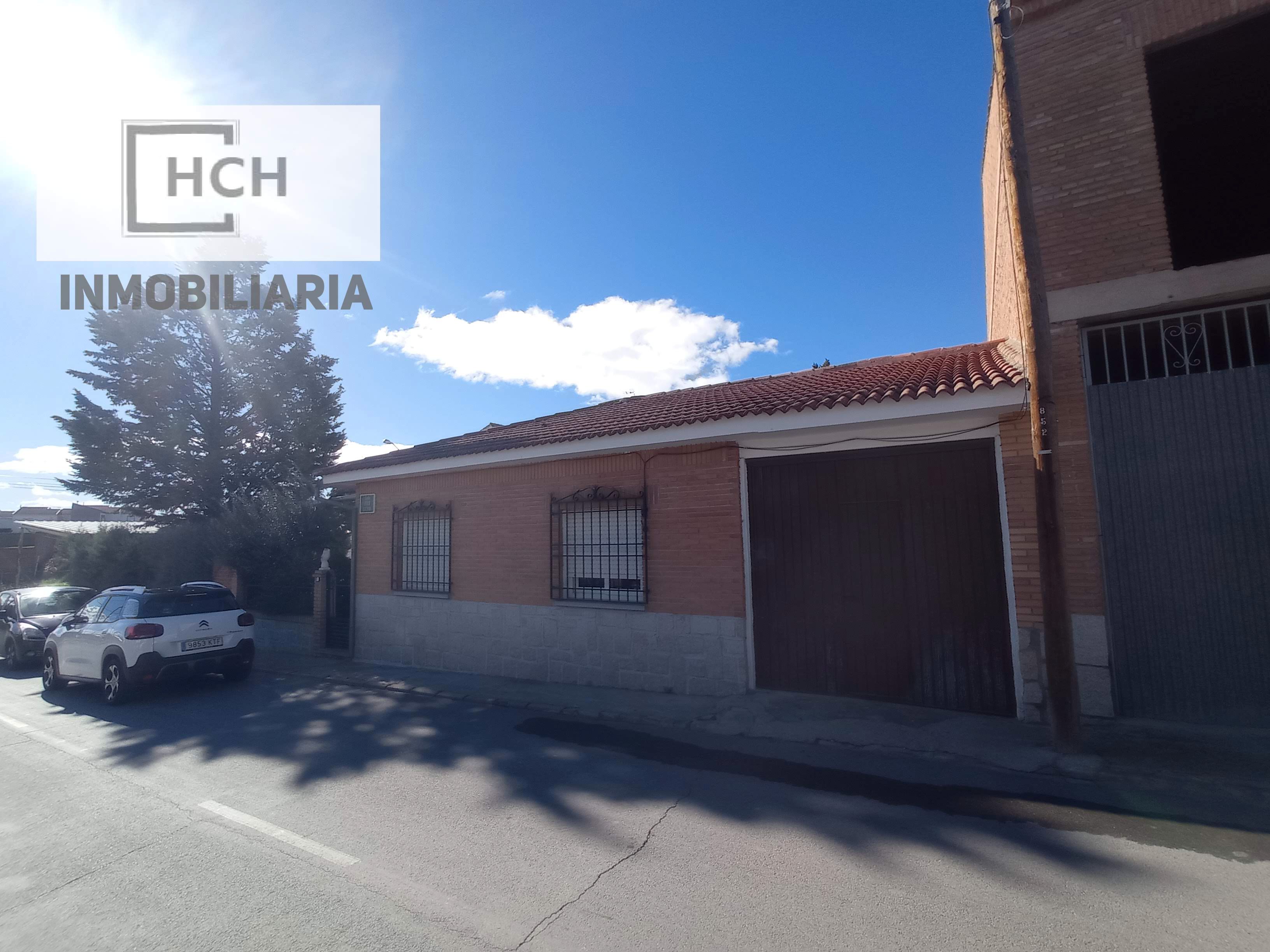 Vista exterior de Casa o xalet en venda en La Puebla de Montalbán amb Aire condicionat, Calefacció i Jardí privat