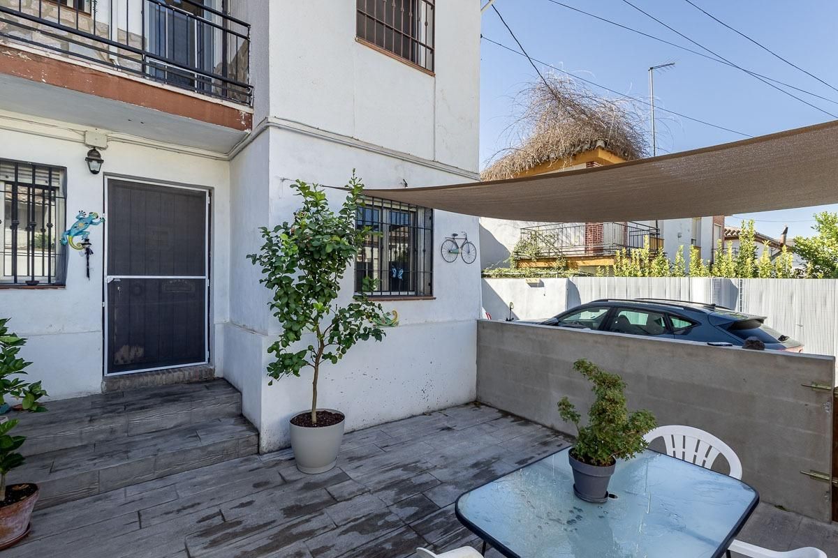 Exterior view of Single-family semi-detached for sale in Peligros