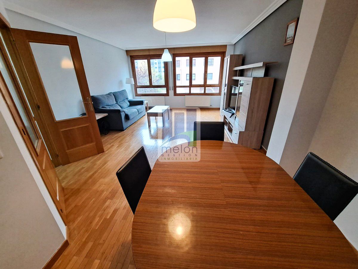Sala d'estar de Pis en venda en Burgos Capital amb Traster