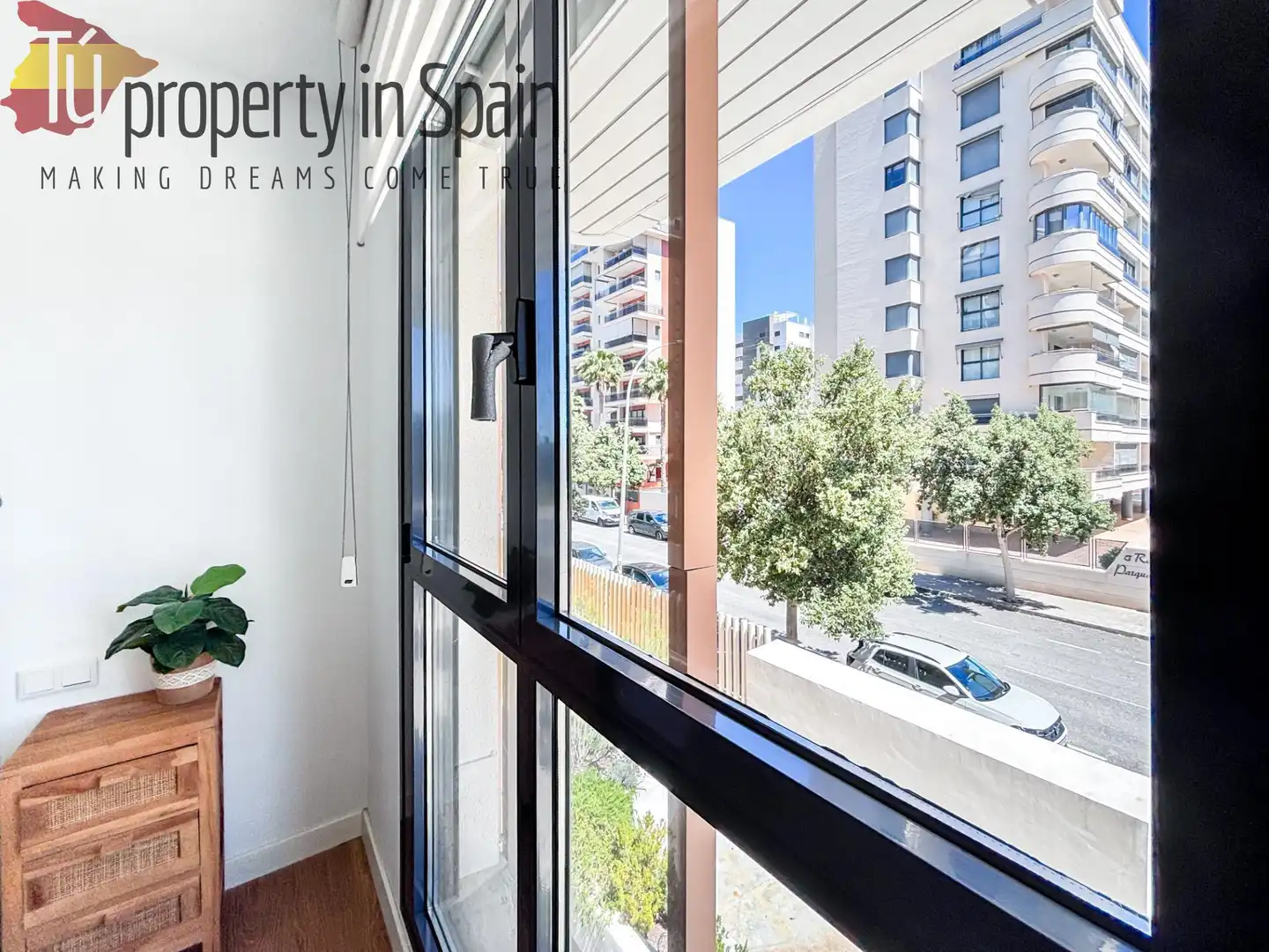 Vista exterior de Piso para compartir en Alicante / Alacant con Terraza, Amueblado y Piscina comunitaria