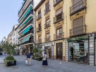 Pis amb balcó en venda a Calle SAN ANTON 33