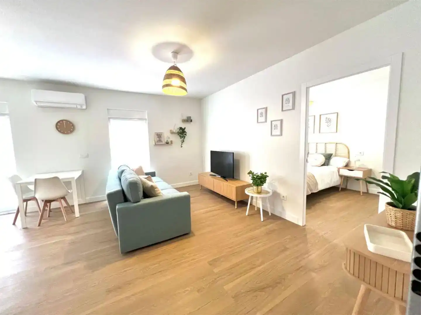 Wohnzimmer von Wohnungen zur Miete in  Madrid Capital mit Klimaanlage