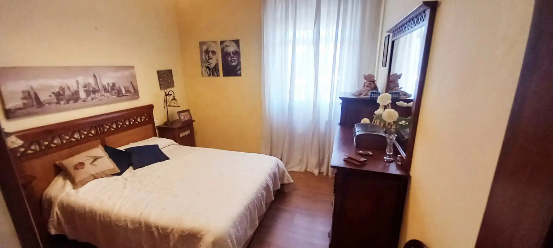 Dormitori de Casa o xalet en venda en Vilagarcía de Arousa amb Calefacció, Terrassa i Traster