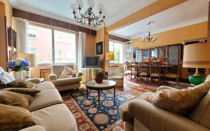 Living room of Flat for sale in Bilbao   with Heating, Parquet flooring and Balcony