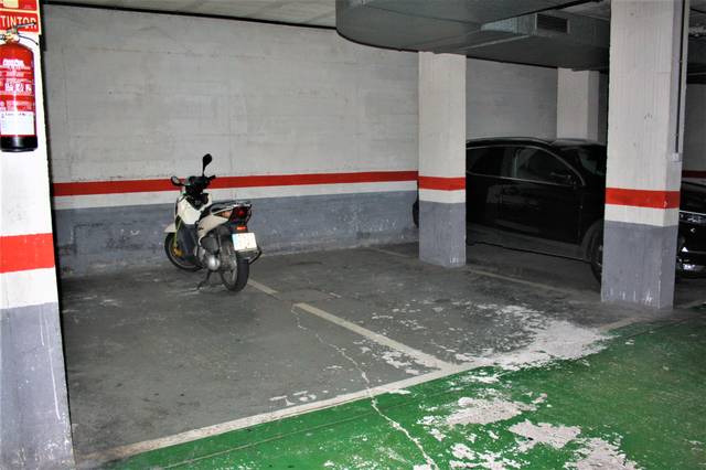 Garaje en Venta en Carrer d'Anna Tugas en Montigalà