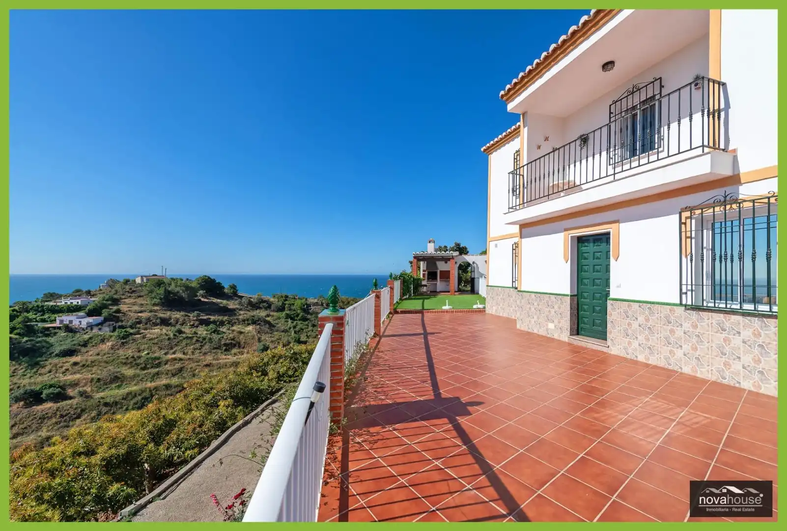 Vista exterior de Finca rústica en venta en Nerja con Aire acondicionado, Trastero y Piscina